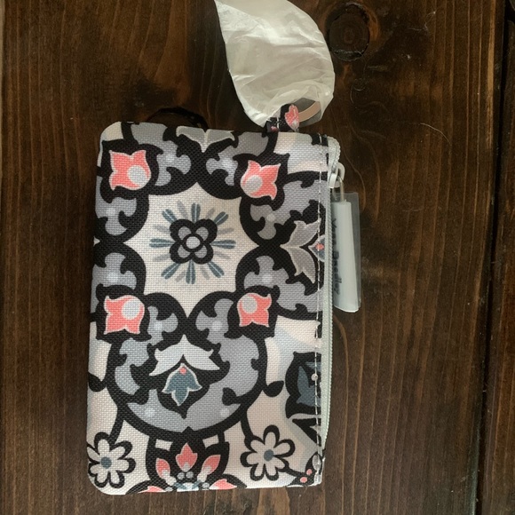 Vera Bradley card holder - Picture 2 of 3